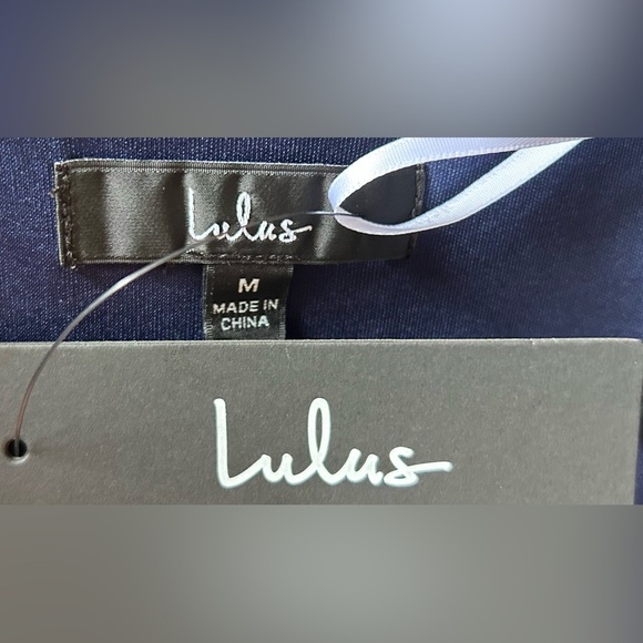 NWT Lulus My Whole Heart Dark Navy Blue Long Sleeve Wrap Dress w/ Button Cuffs M - Picture 13 of 16